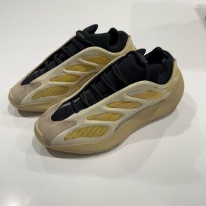 Adidas Yeezy 700 V3 Safflower